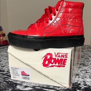 Vans David Bowie  Sk8-Hi platform High-Top Sneakers. Red patent leather